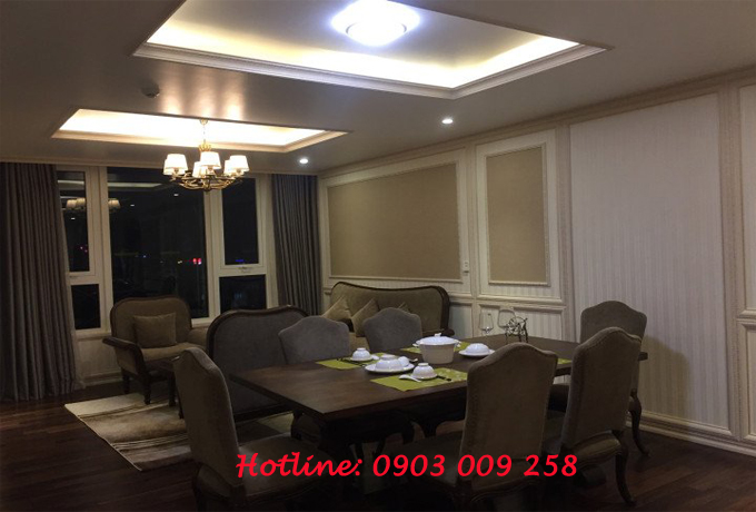 phào chỉ tân cổ điển trang trí phòng khách căn hộ